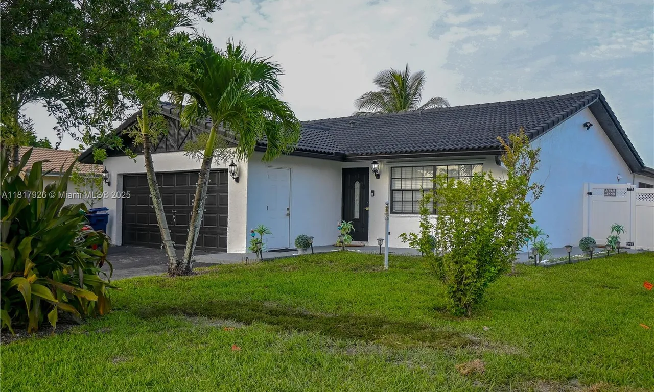 2449 NW 123rd Ave, Coral Springs FL 33065