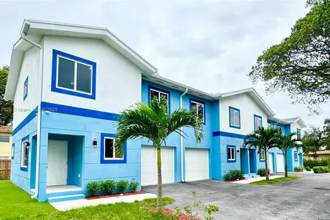 932 NW 2nd St, Fort Lauderdale FL 33311
