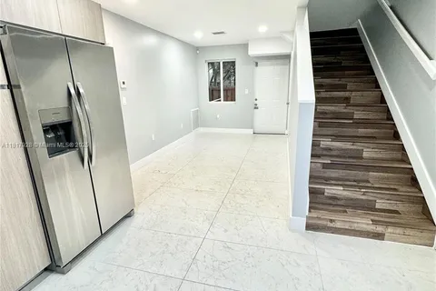 932 NW 2nd St, Fort Lauderdale FL 33311