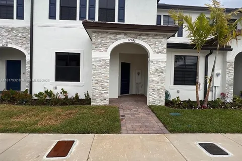 12945 SW 232nd Ln, Homestead FL 33032