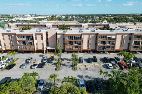 1900 W 68th St # C102, Hialeah FL 33014