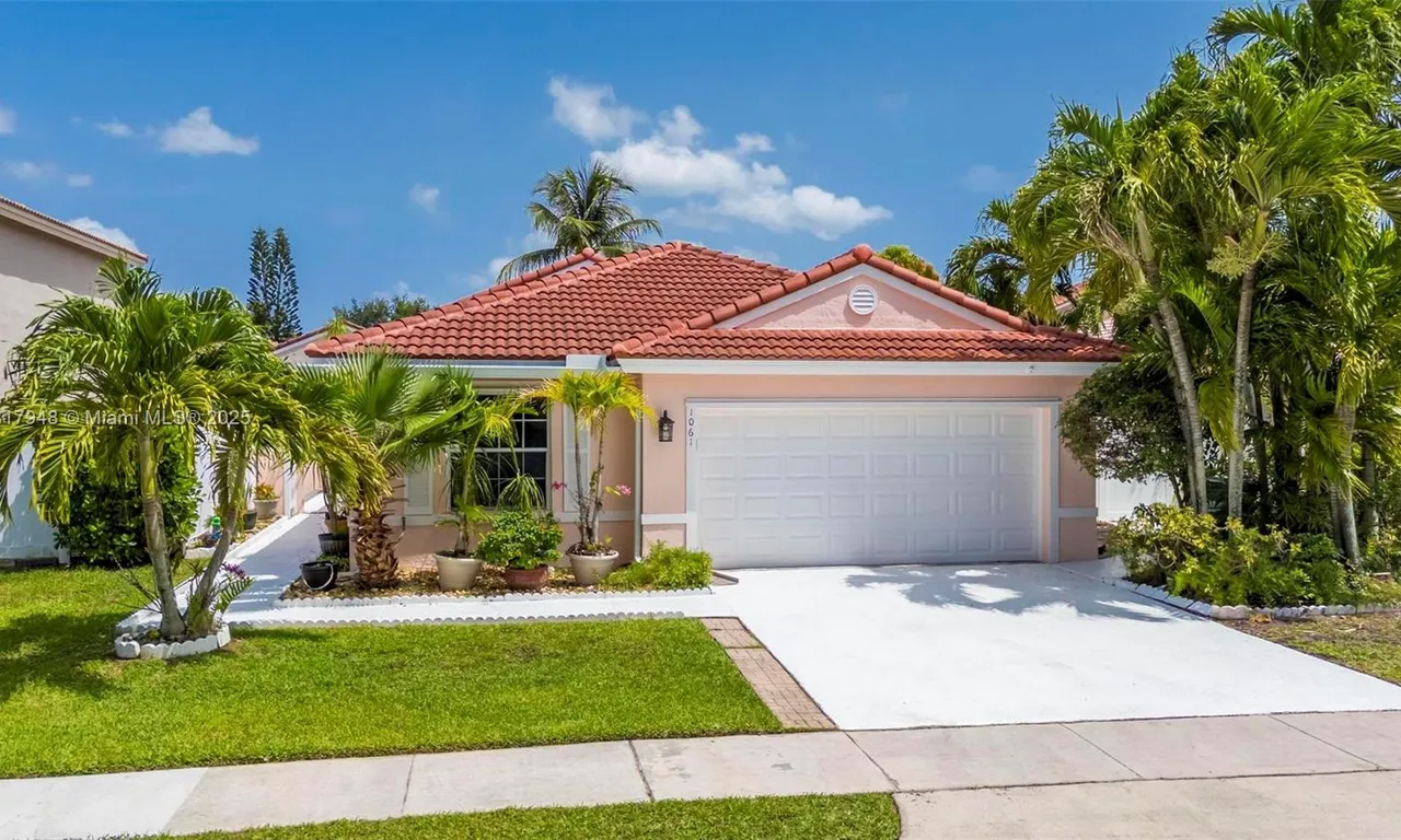 1061 NW 191st Ave, Pembroke Pines FL 33029
