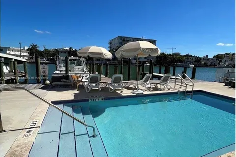 8035 Crespi Blvd # 13, Miami Beach FL 33141