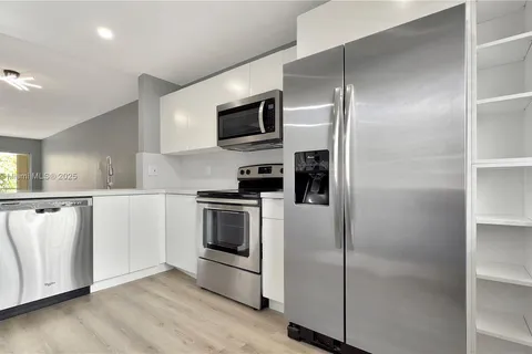 3571 Inverrary Dr # 203, Lauderhill FL 33319