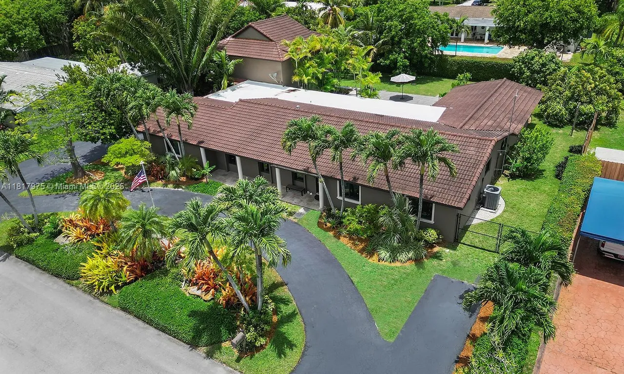 10225 SW 130th Ln, Miami FL 33176
