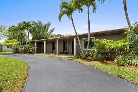 10225 SW 130th Ln, Miami FL 33176