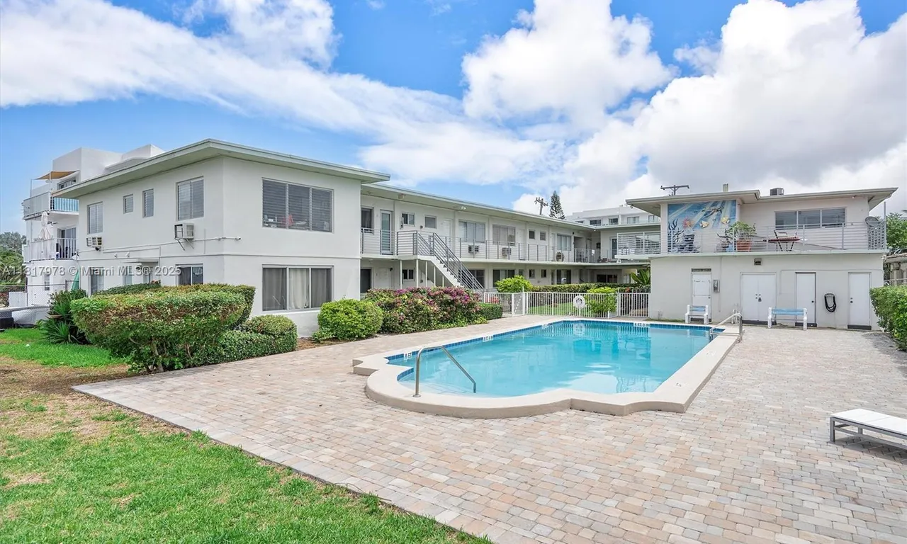 2250 Bay Dr # 2, Miami Beach FL 33141