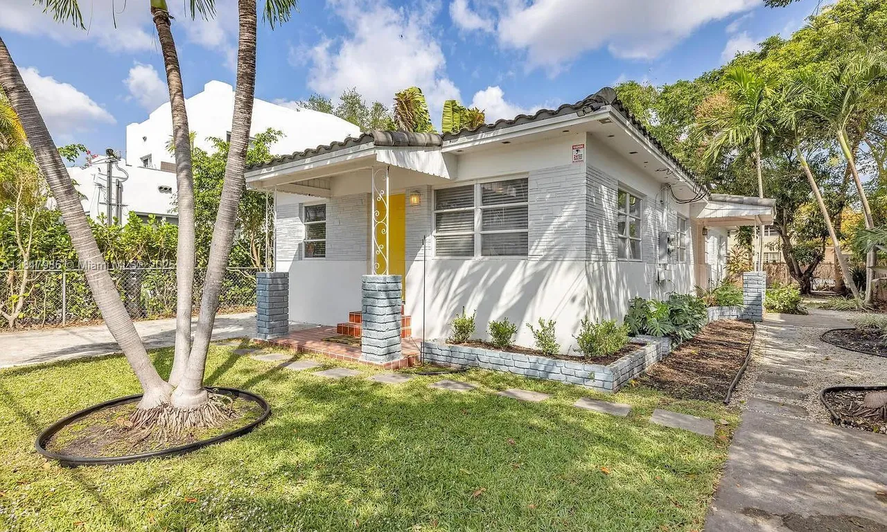 545-547 NE 64th St, Miami FL 33138