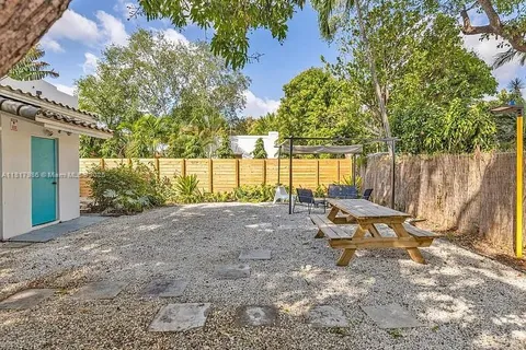 545-547 NE 64th St, Miami FL 33138