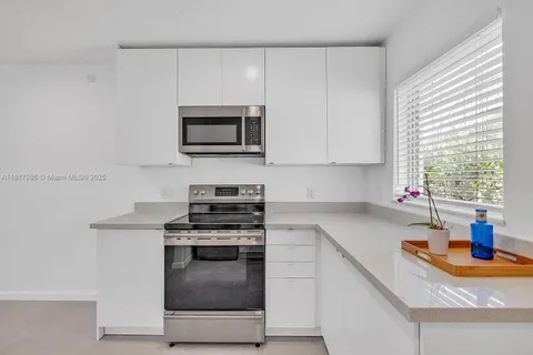545-547 NE 64th St, Miami FL 33138