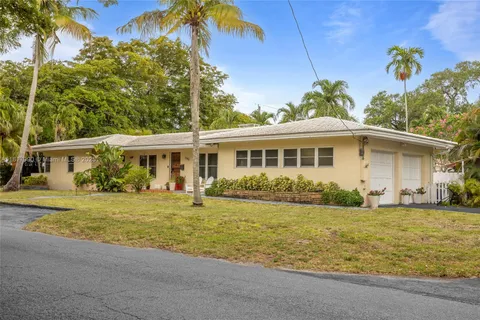 790 NE 119th St, Biscayne Park FL 33161