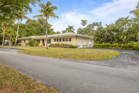 790 NE 119th St, Biscayne Park FL 33161