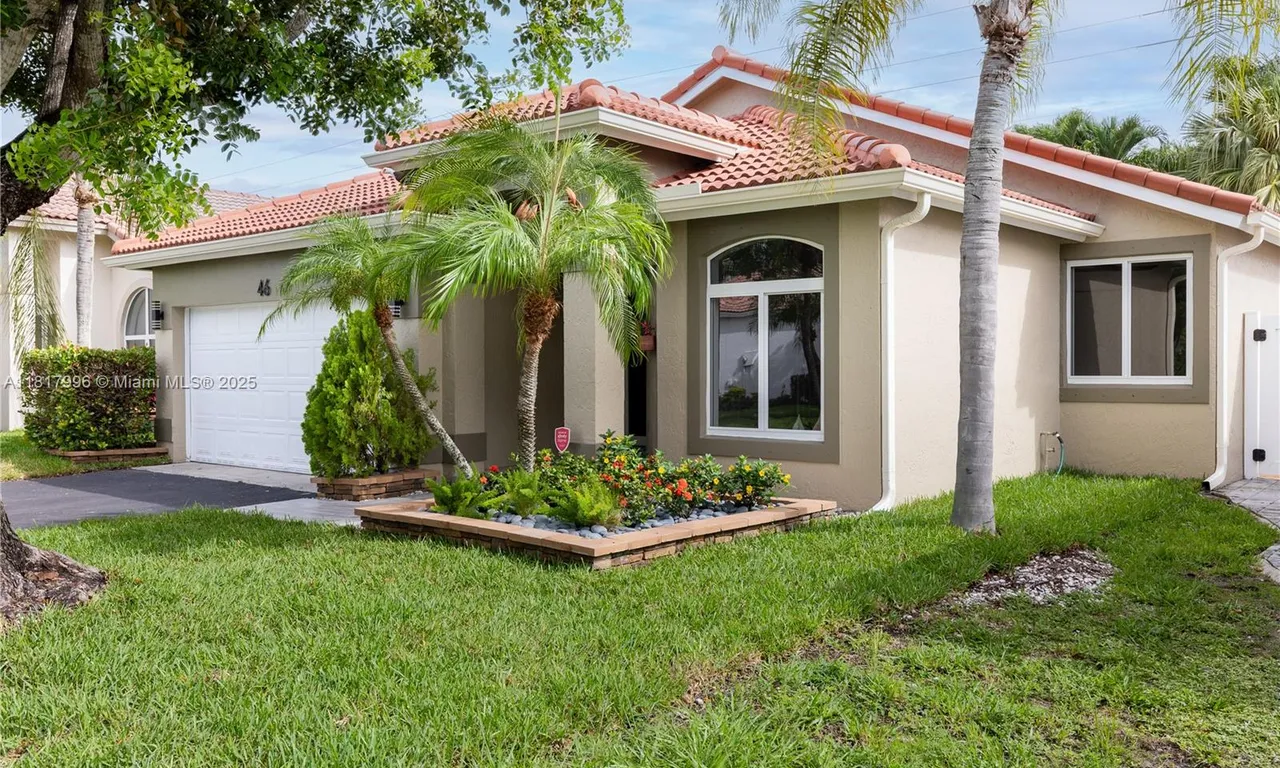 46 Gables Blvd, Weston FL 33326