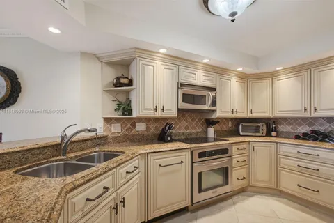 2800 N Ocean Dr # 20A, Riviera Beach FL 33404