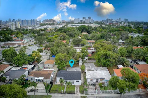 1426 NW 28th St, Miami FL 33142