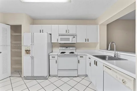 9511 Weldon Cir # G406, Tamarac FL 33321