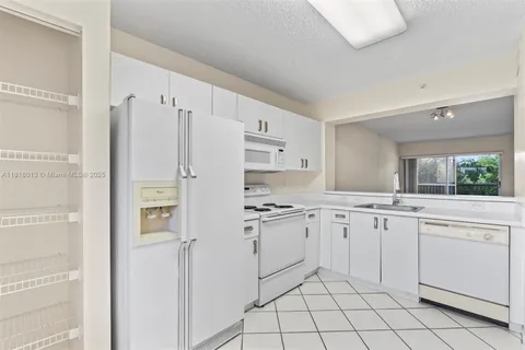 9511 Weldon Cir # G406, Tamarac FL 33321