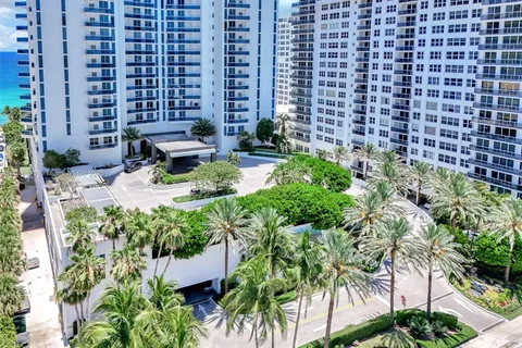 2711 S Ocean Drive # 3003, Hollywood FL 33019