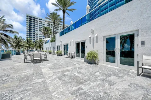 2711 S Ocean Drive # 203, Hollywood FL 33019