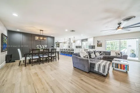 8005 SW 89th St, Miami FL 33156