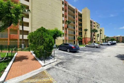 9455 W Flagler St # 410C, Miami FL 33174