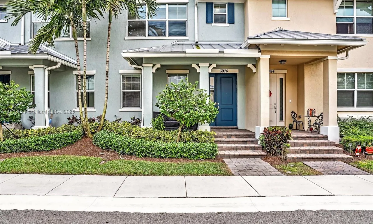 3976 Poinciana Ln, Hollywood FL 33021