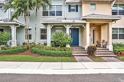 3976 Poinciana Ln, Hollywood FL 33021
