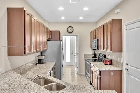 3976 Poinciana Ln, Hollywood FL 33021