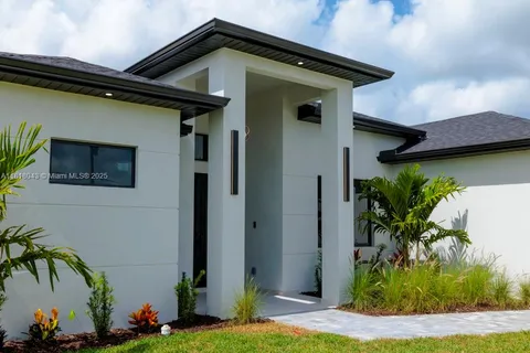 1714 NW 20 Ter, Cape Coral FL 33993