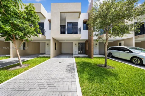 4133 N Oak Pl # 4133, Dania Beach FL 33314