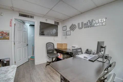 Univista Franchise For Sale In Allapatah, Miami FL 33142