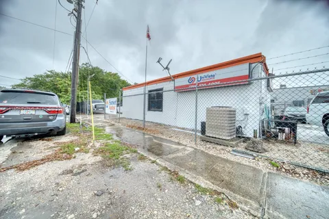 Univista Franchise For Sale In Allapatah, Miami FL 33142