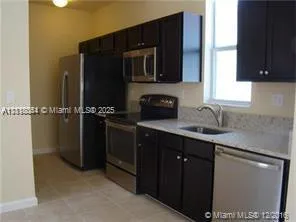 17083 SW 96 St, Miami FL 33196