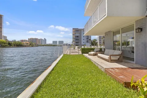 4000 NE 170th St # 108, North Miami Beach FL 33160