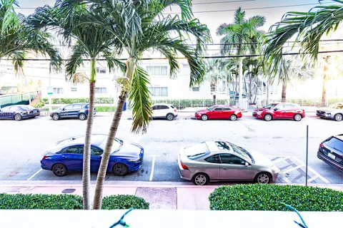 7620 Carlyle Ave # 205, Miami Beach FL 33141