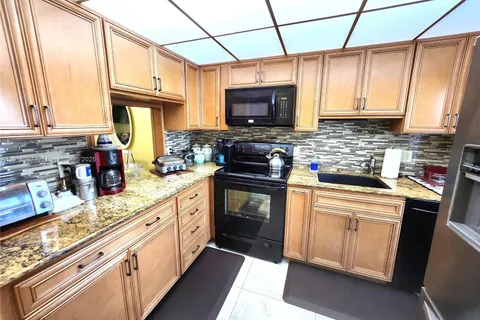1951 NE 39 Street # 149, Lighthouse Point FL 33064