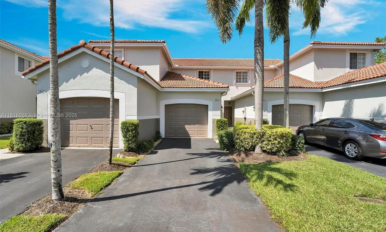 3905 San Simeon Ln, Weston FL 33331