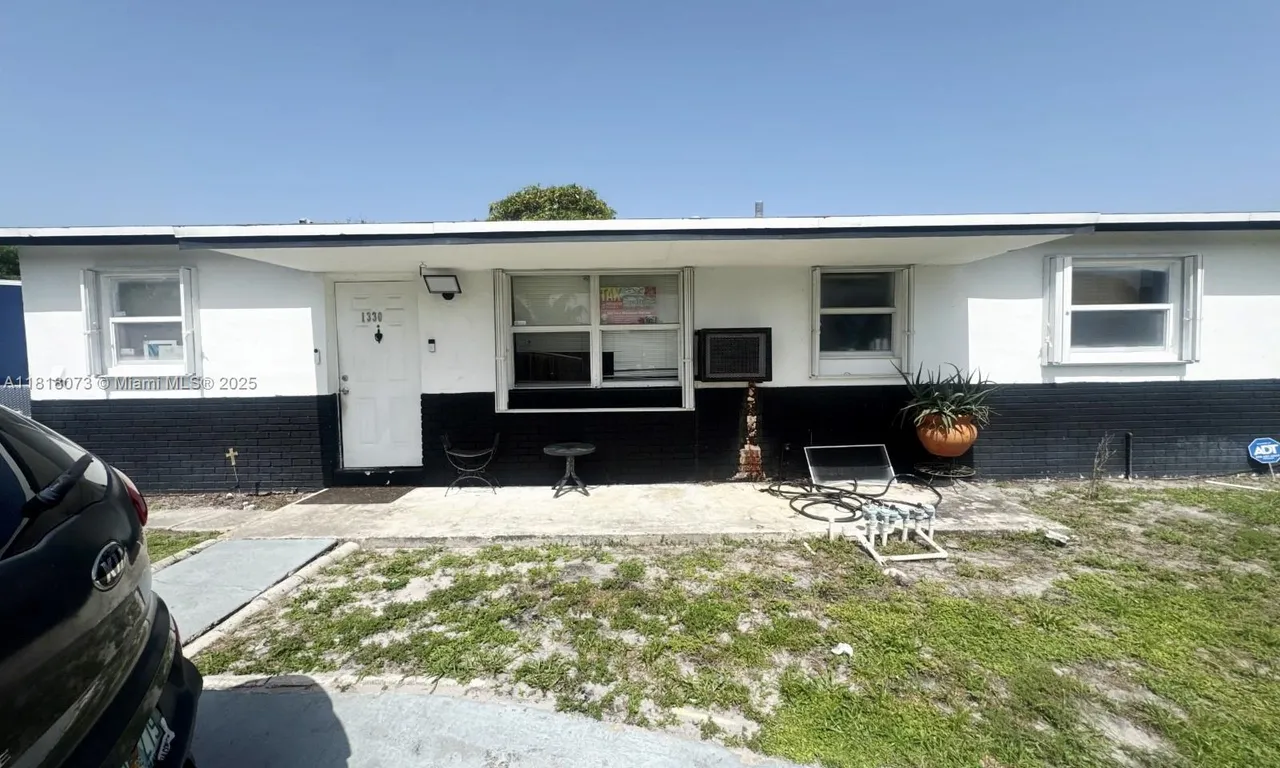 1330 SW 6th Ter, Deerfield Beach FL 33441