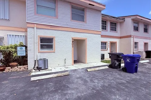 7907 SW 8th St, North Lauderdale FL 33068