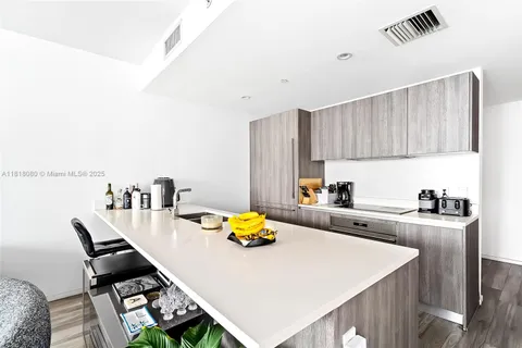 801 S Miami Ave # 3704, Miami FL 33130