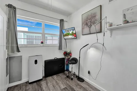 2858 Pine Tree Dr # 5, Miami Beach FL 33140