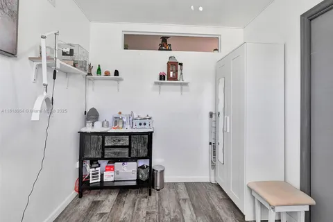 2858 Pine Tree Dr # 5, Miami Beach FL 33140