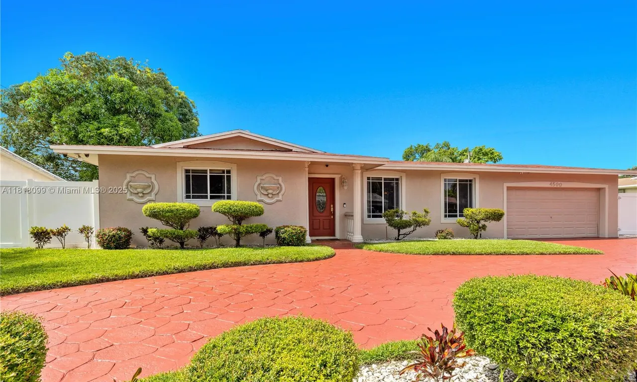 4500 NW 7th St, Plantation FL 33317