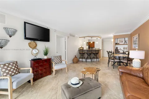 6917 Collins Ave # 506, Miami Beach FL 33141