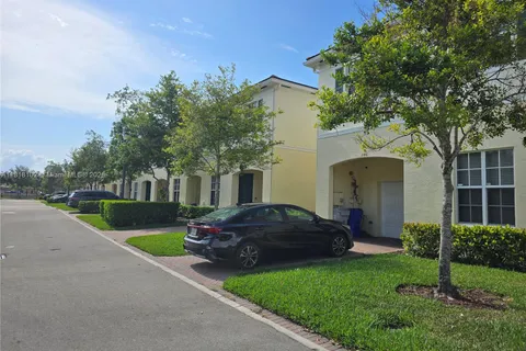 146 SW 7th Ct, Pompano Beach FL 33060