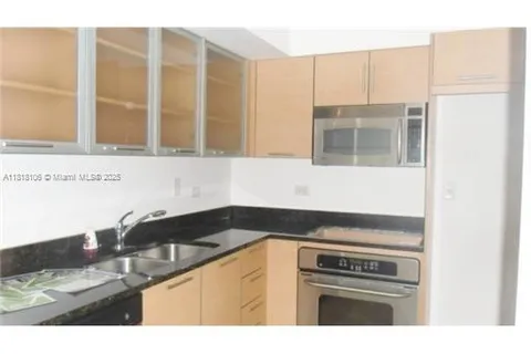 31 SE 5 ST # 3004, Miami FL 33131