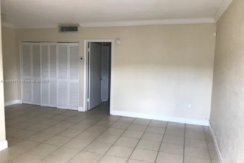 3905 SW 78th Ct # 106, Miami FL 33155