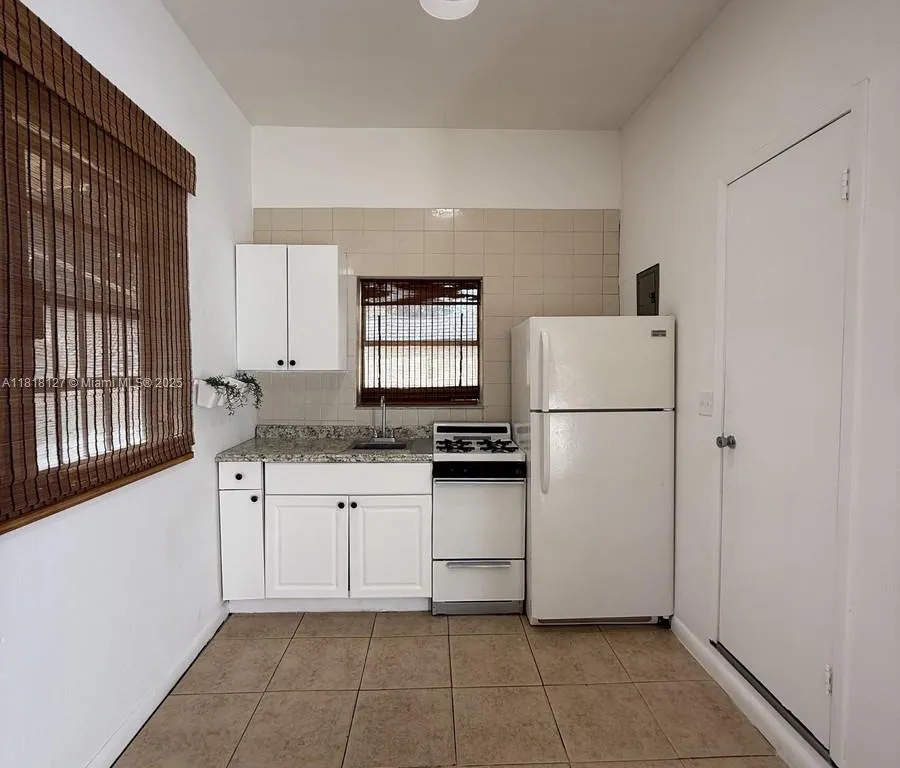 242 NE 127th St, North Miami FL 33161