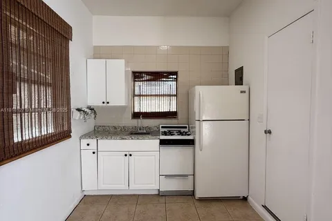 242 NE 127th St, North Miami FL 33161