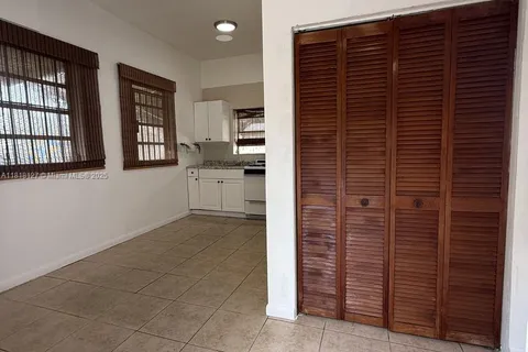 242 NE 127th St, North Miami FL 33161